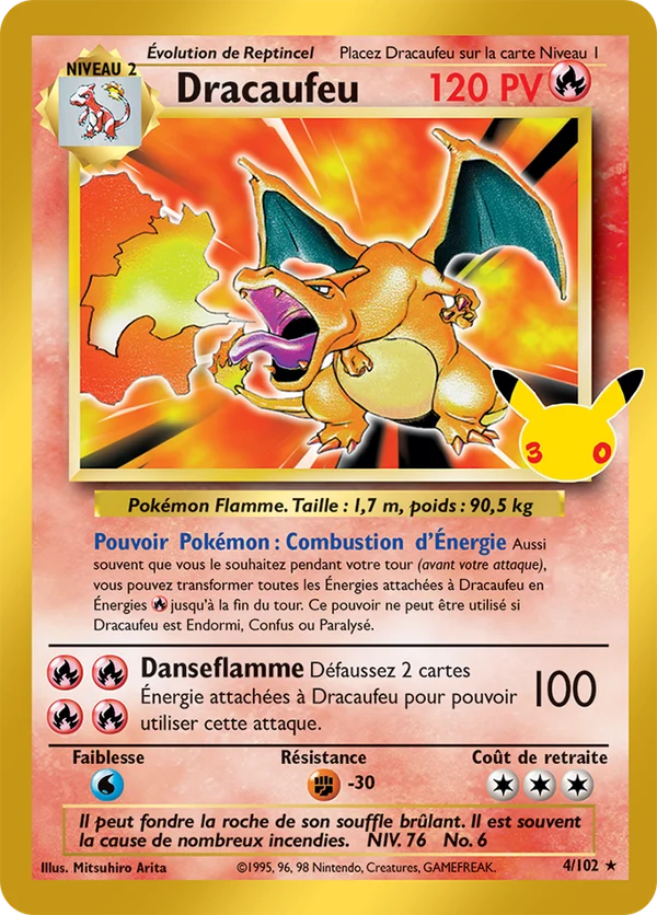 Carte Pokémon Dracaufeu 4/102 du set 30e Anniversaire